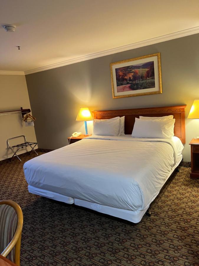 Hotel Xola Moreno Valley Exterior photo