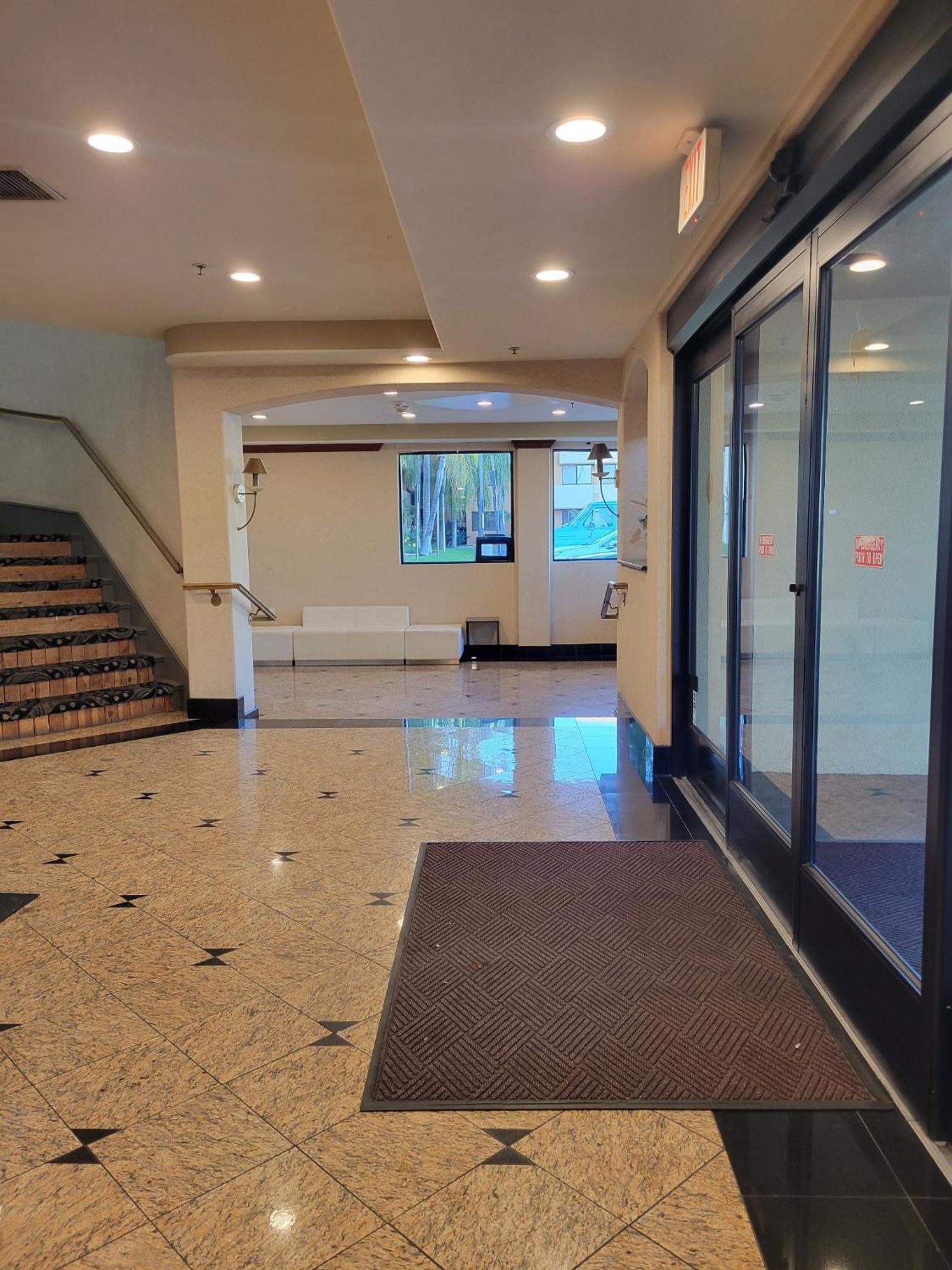Hotel Xola Moreno Valley Exterior photo